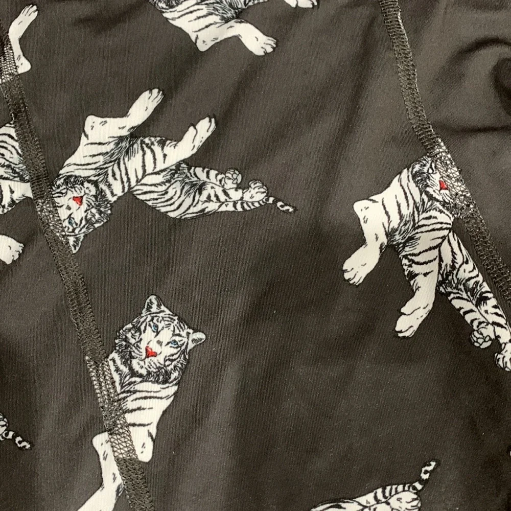 American Eagle tiger all over boxer briefs size: Medium NWOT - Picture 2 of 6
